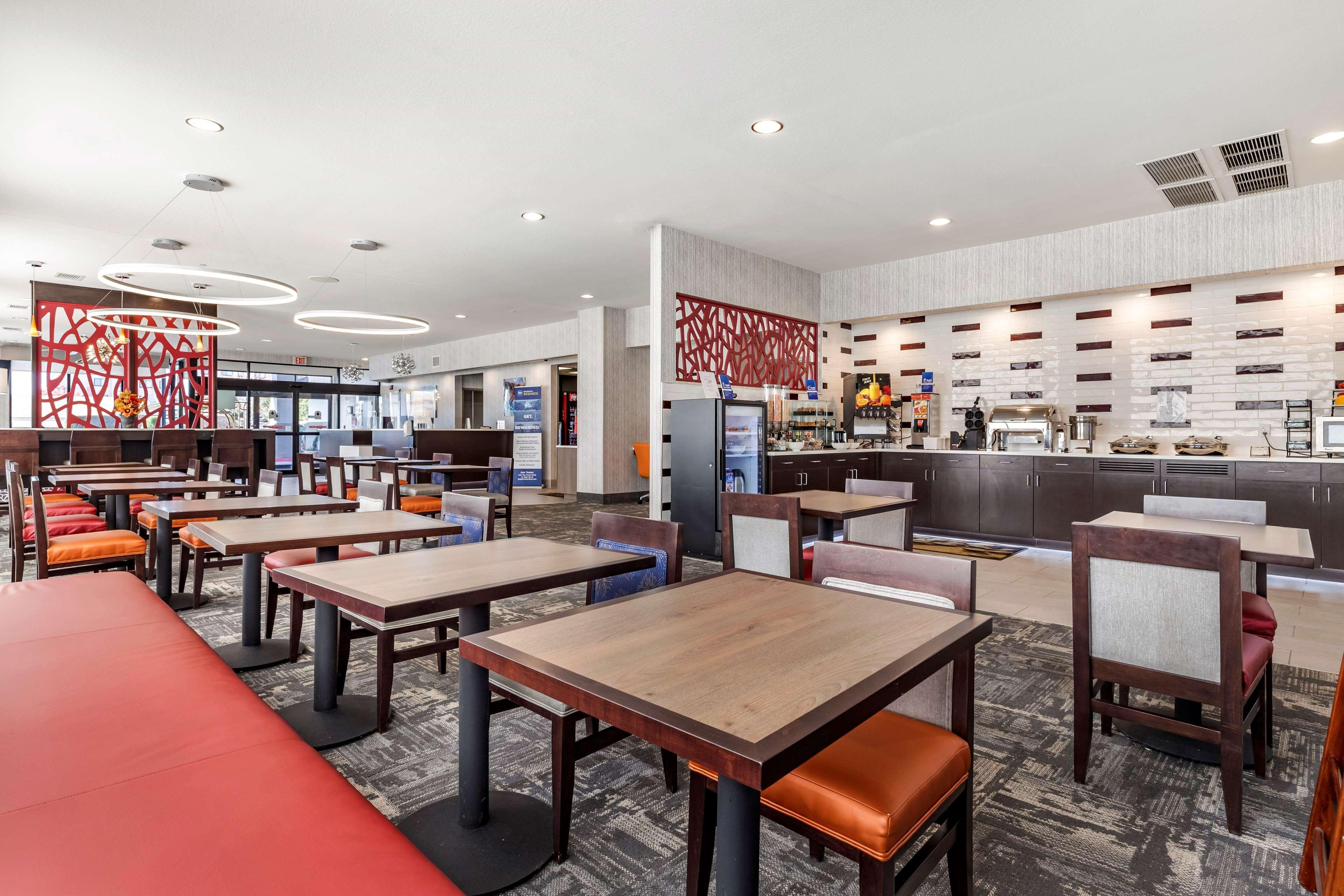 Best Western Plus Castlerock Inn & Suites Μπέντονβιλ Εξωτερικό φωτογραφία