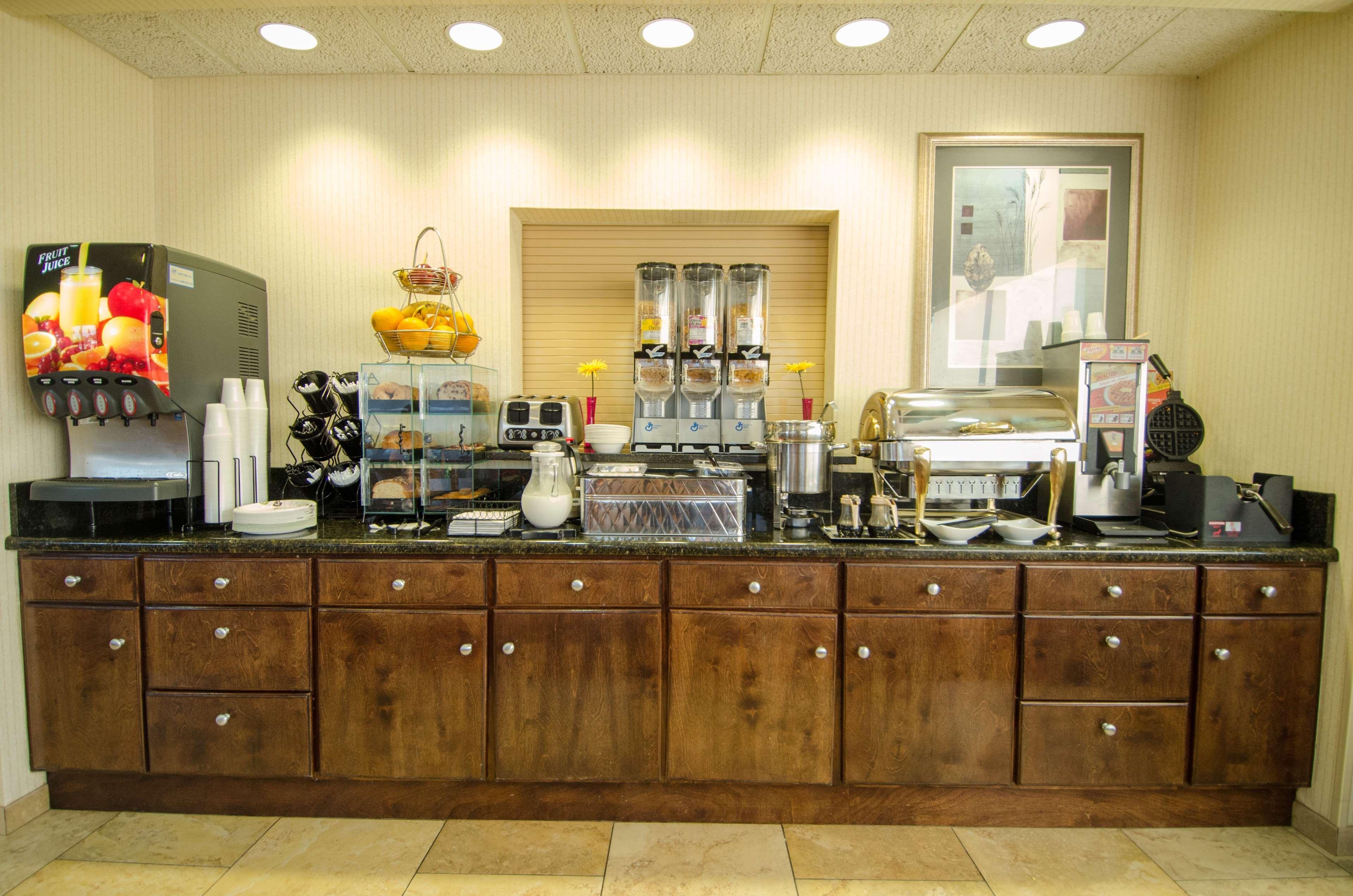 Best Western Plus Castlerock Inn & Suites Μπέντονβιλ Εξωτερικό φωτογραφία