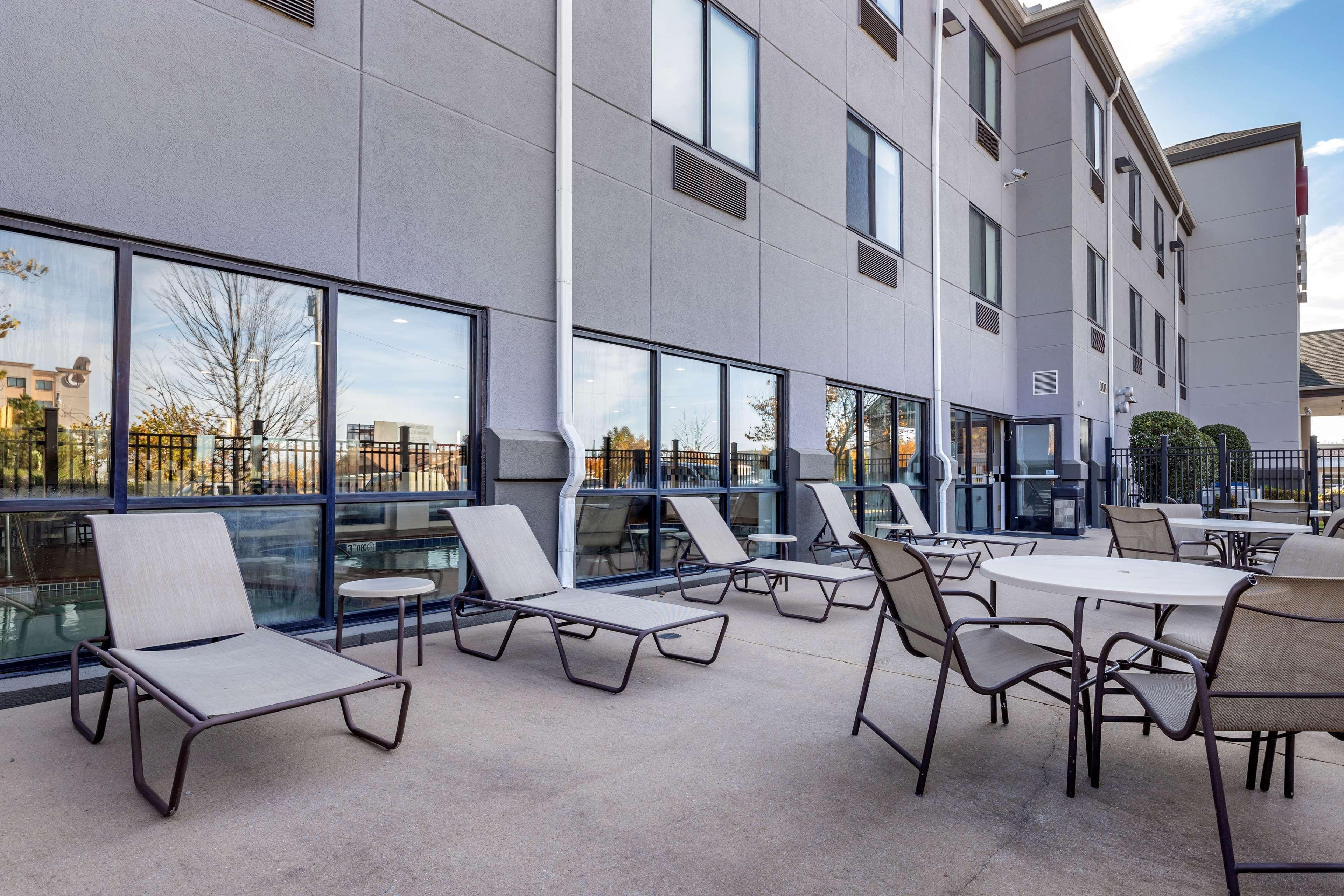 Best Western Plus Castlerock Inn & Suites Μπέντονβιλ Εξωτερικό φωτογραφία