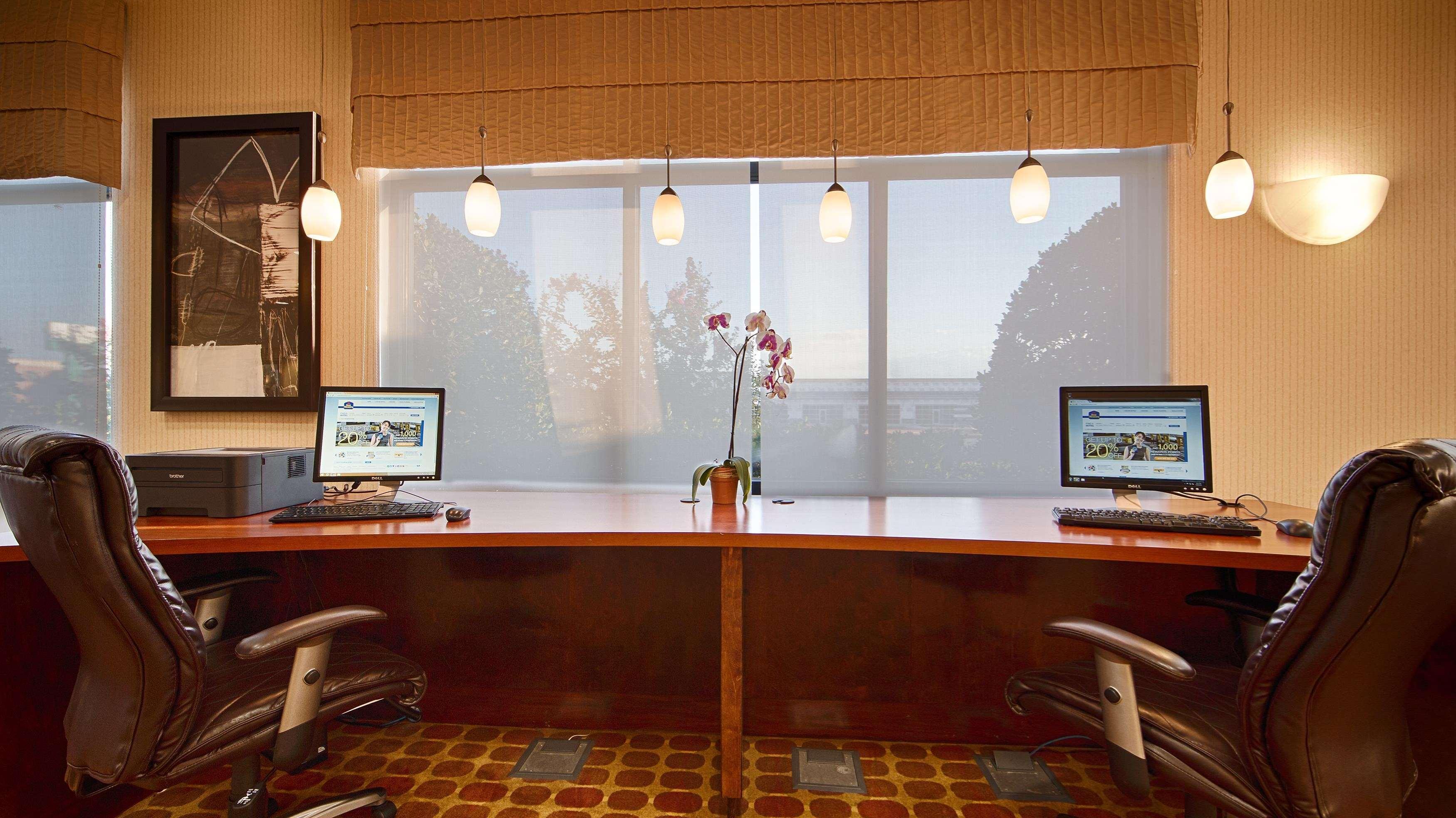 Best Western Plus Castlerock Inn & Suites Μπέντονβιλ Εξωτερικό φωτογραφία